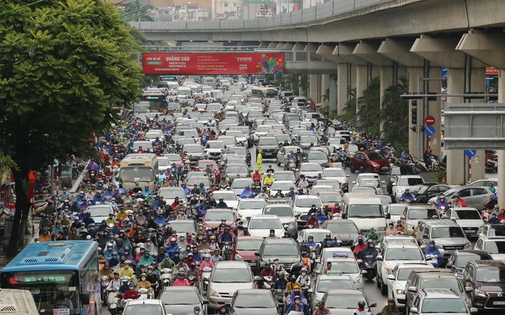 Hà Nội kẹt cứng, ngập sau cơn mưa lớn sáng nay