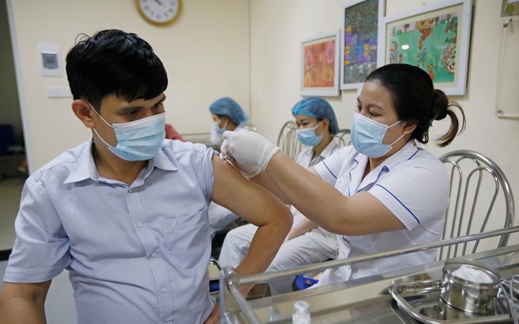 Người dân Hà Nội đăng ký và tiêm vắc xin ở đâu?