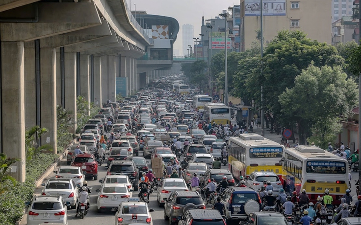 Hà Nội phân làn cứng tách ô tô, xe máy trên đường Nguyễn Trãi từ 6.8