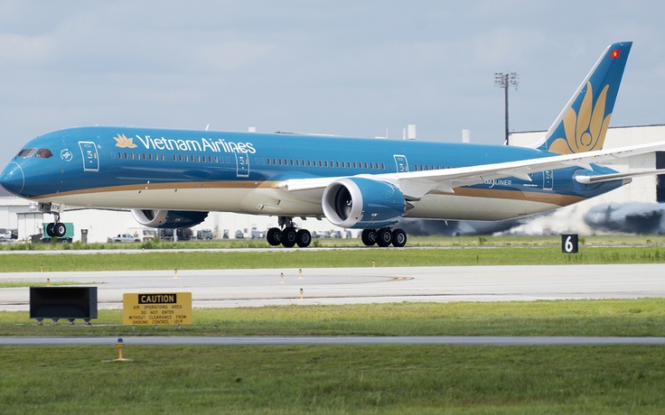 Khách du lịch hè cao kỷ lục 'cứu' Vietnam Airlines, lỗ luỹ kế giảm còn 5.200 tỉ