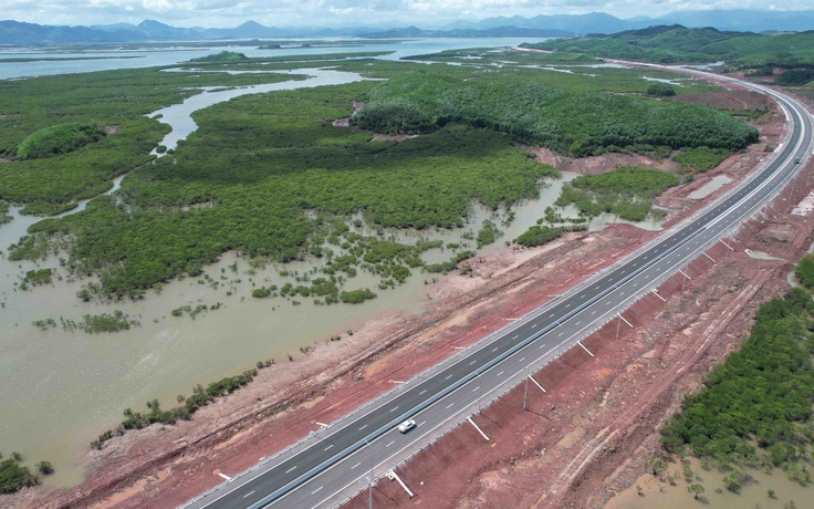 Bộ GTVT nói gì về cao tốc Móng Cái ‘176 km không có trạm dừng nghỉ’?