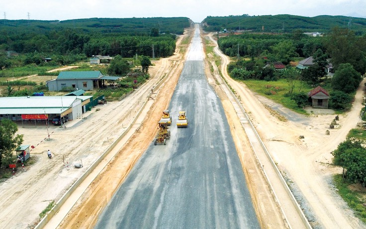 Bộ trưởng GTVT nói gì về nhiều dự án cao tốc Bắc - Nam đang chậm tiến độ?