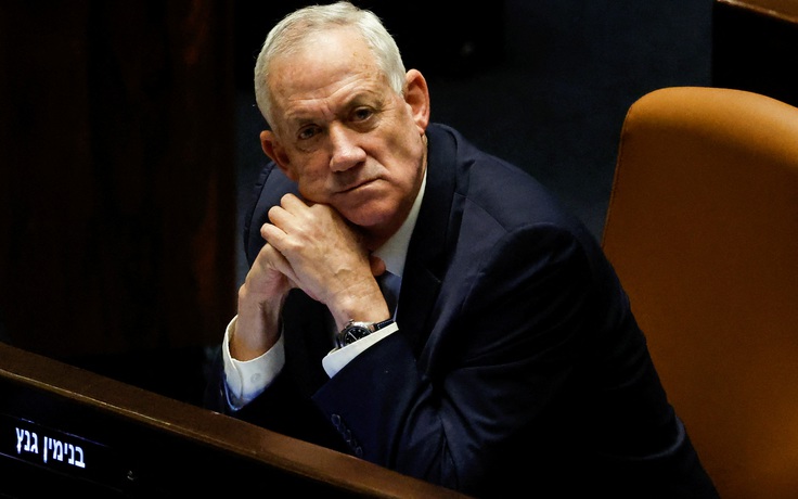 Bộ trưởng quốc phòng Israel dự báo tấn công Iran trong '2 hoặc 3 năm tới' Bộ trưởng quốc phòng Israel dự báo tấn công Iran trong '2 hoặc 3 năm tới'