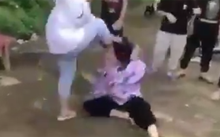 Nữ sinh lớp 8 ở Thanh Hóa bị nhóm bạn xông vào đánh đập dã man
