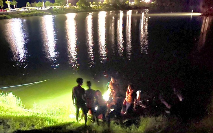 Nam thanh niên đuối nước tử vong khi cứu nhóm người thách nhau bơi