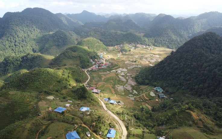 Thăm ngôi trường mà giáo viên nữ 'không dám’ lên công tác