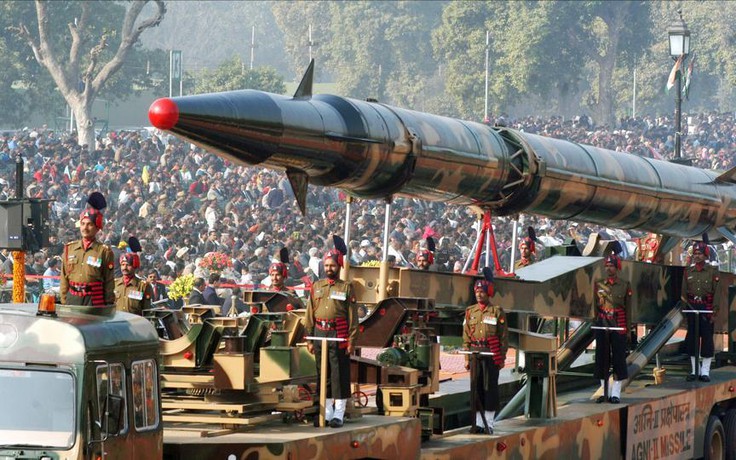 Ấn Độ thử phóng tên lửa Agni-II trong đêm