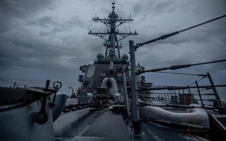 Mỹ điều tàu khu trục mang tên lửa dẫn đường qua eo biển Đài Loan
