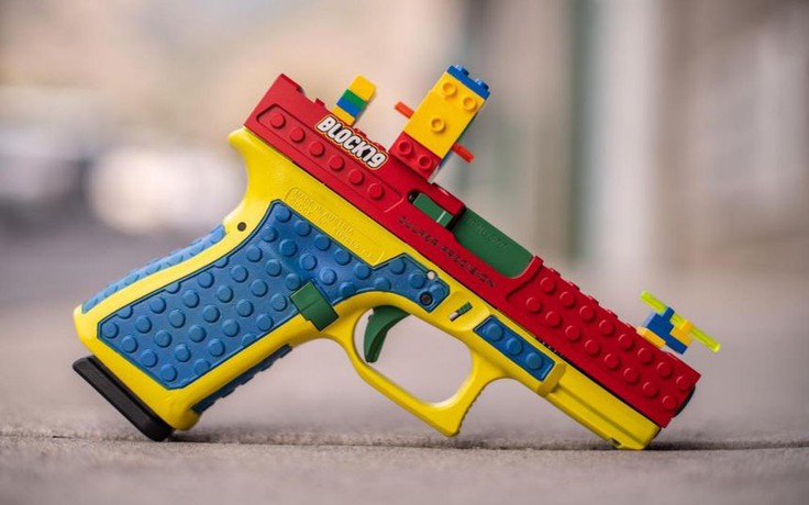 Súng thật 'biến hình' giống hệt đồ chơi Lego gây tranh cãi tại Mỹ