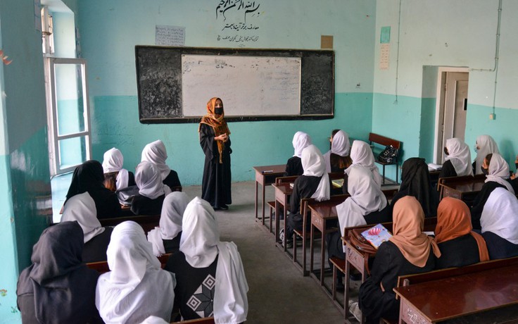 Mỹ hủy đối thoại vì Taliban đổi ý tiếp tục không cho nữ sinh đến trường