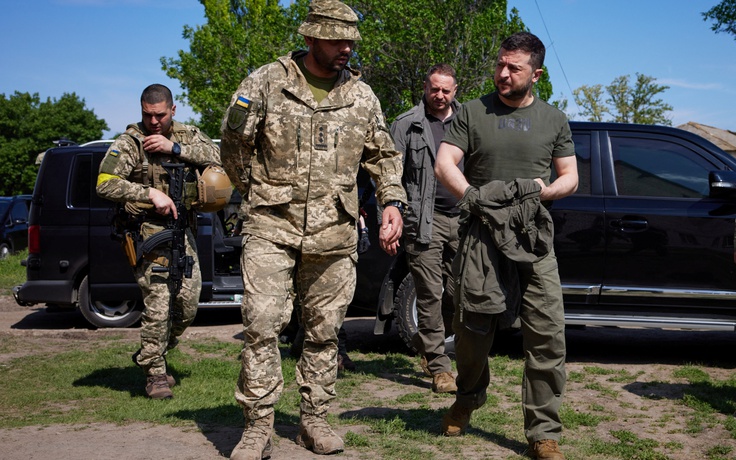 Chiến sự Ukraine đến trưa 6.6: Tổng thống Zelensky ra tiền tuyến