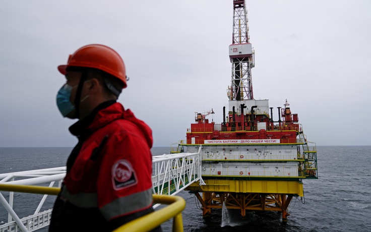 Trung Quốc nói ép giá trần lên dầu Nga là ‘vấn đề rất phức tạp’