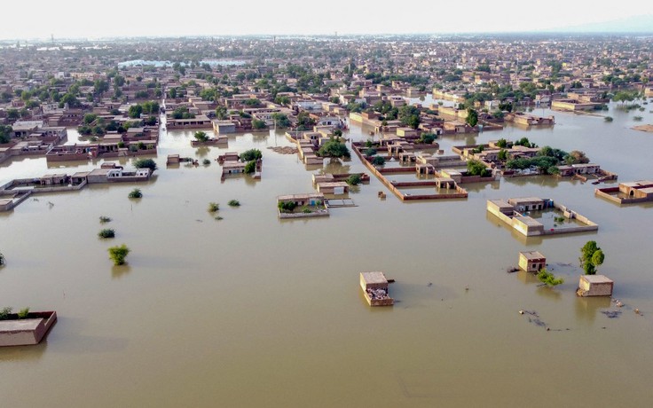 Pakistan thiệt hại 10 tỉ USD do lũ lụt lịch sử, cần 5 năm tái thiết