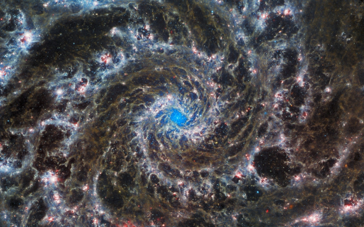 Hình ảnh mới của thiên hà Bóng ma 'mê hoặc' giới thiên văn