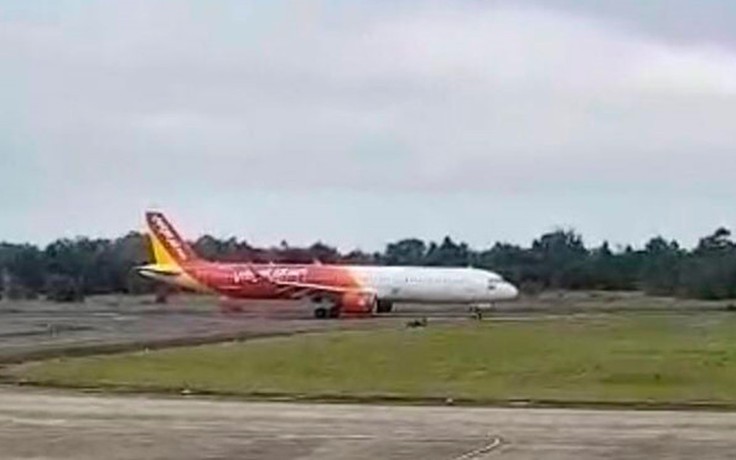 Đình chỉ tổ bay Vietjet hạ cánh nhầm đường băng tại Cam Ranh