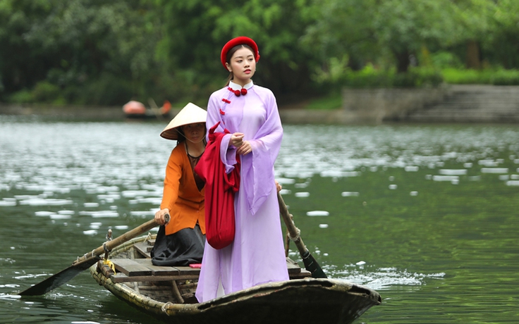 ‘Sao Mai’ Thu Hằng hóa thân thành nàng công chúa triều Nguyễn trong MV Mơ duyên
