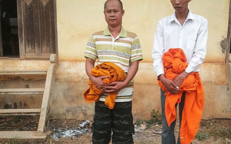 Bốn nhà sư Campuchia bị bắt gặp ăn chơi tại hộp đêm