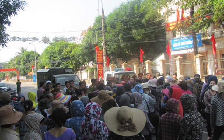 Hàng trăm tiểu thương 'gõ cửa' Bí thư, Chủ tịch tỉnh để phản đối sáp nhập chợ