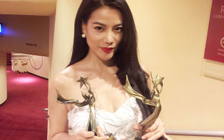 Trương Ngọc Ánh nhận giải 'nữ diễn viên xuất sắc' tại liên hoan phim ở Mỹ