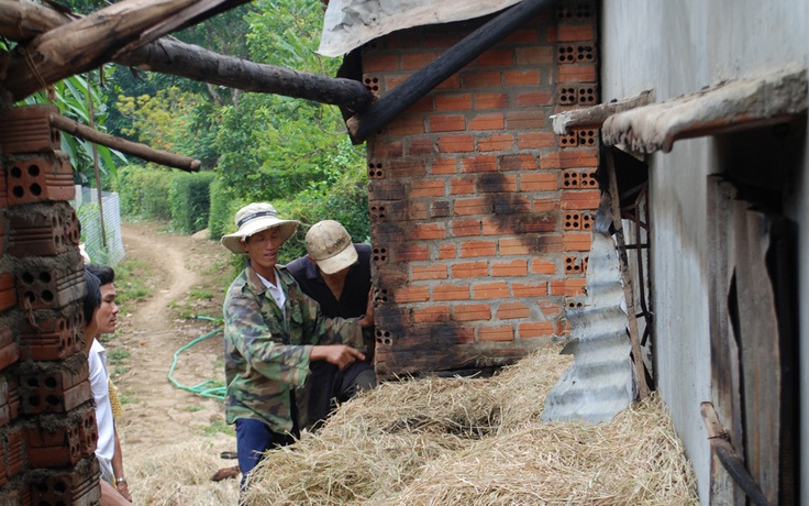 Cháy kho rơm, 2 bé trai tử vong tại chỗ