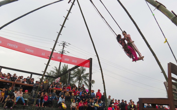 Tưng bừng hội đu tiên Điền Hòa