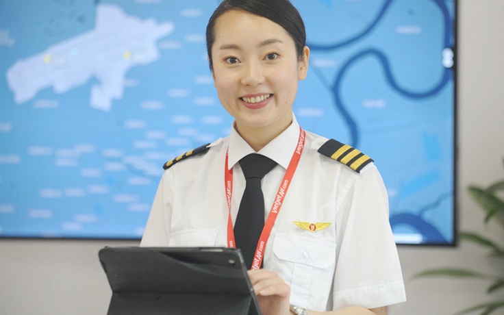 Rộn ràng bay quốc tế cùng nữ phi công xinh đẹp của Vietjet