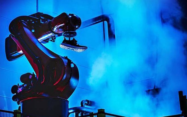Adidas dùng robot sản xuất thay công nhân vì lương cao