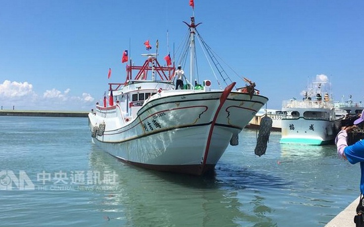 Gần 30 nghị viên, ngư dân Đài Loan ngang nhiên đến Ba Bình