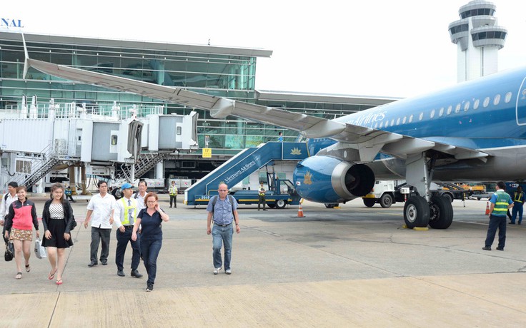 Các hãng hàng không điều chỉnh lịch bay do Tân Sơn Nhất bị hư hỏng