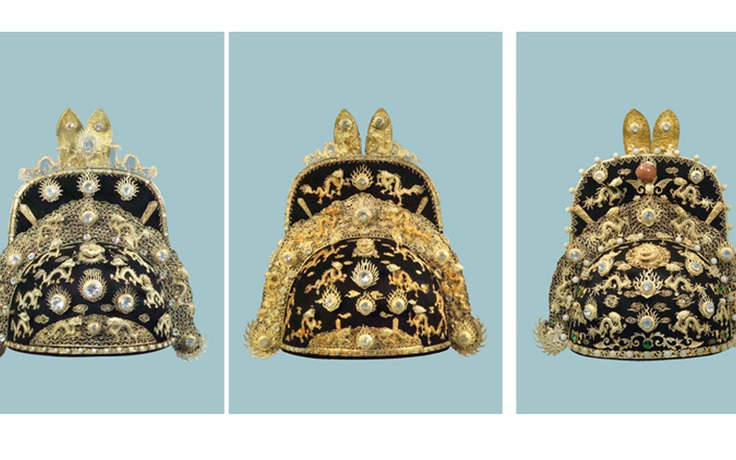 Cổ vật kỳ sự: Chuyện bốn chiếc mũ vua thời Nguyễn