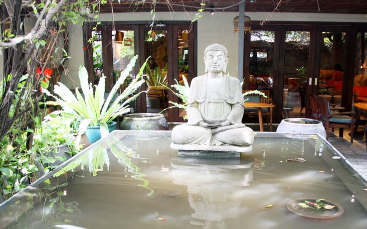 Quán 'độc' ở Sài Gòn: The Fig Lounge Café - nốt trầm giữa phố