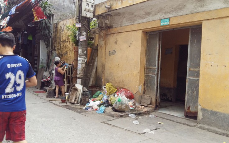Hàng trăm nhà vệ sinh công cộng 'cổ' ở Hà Nội xuống cấp cần cải tạo