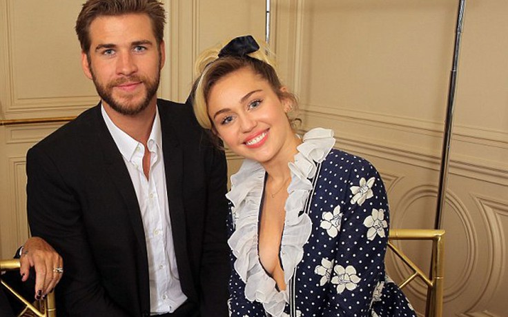 Miley Cyrus nhận 'nhẫn khủng' từ Liam Hemsworth