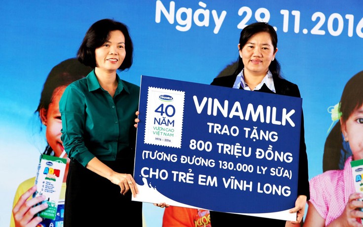 Vinamilk trao tặng gần 130.000 ly sữa cho trẻ em tại Vĩnh Long