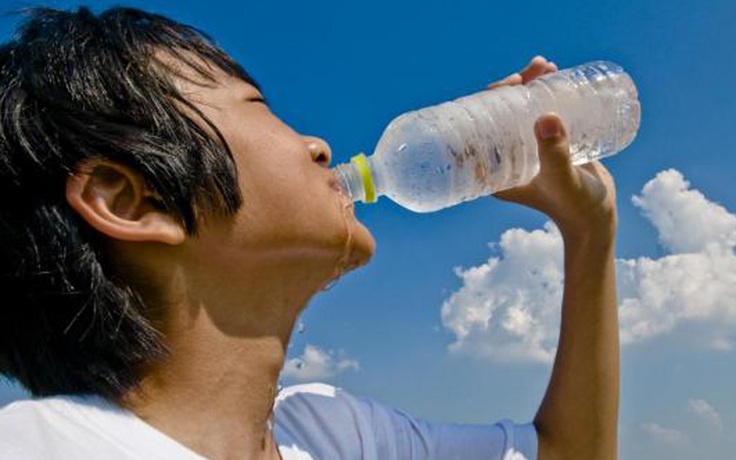 Cơ thể sẽ ra sao nếu chúng ta uống quá nhiều nước?