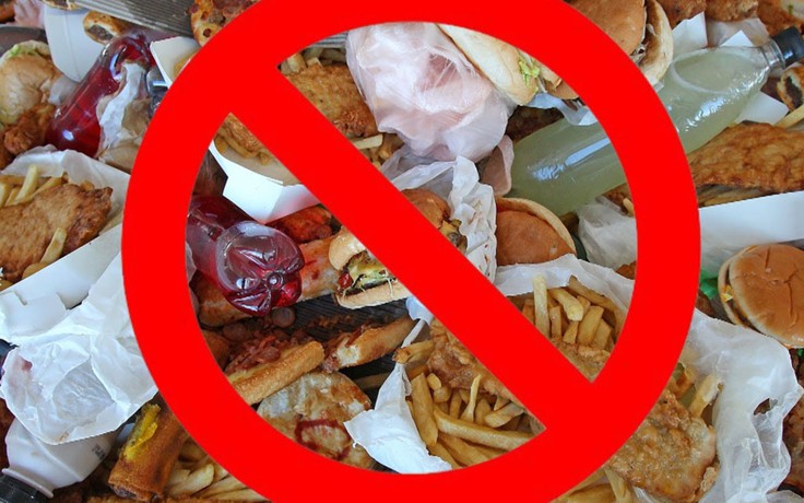 Cấm thực phẩm ‘rác’ của phương Tây để bảo vệ sức khỏe