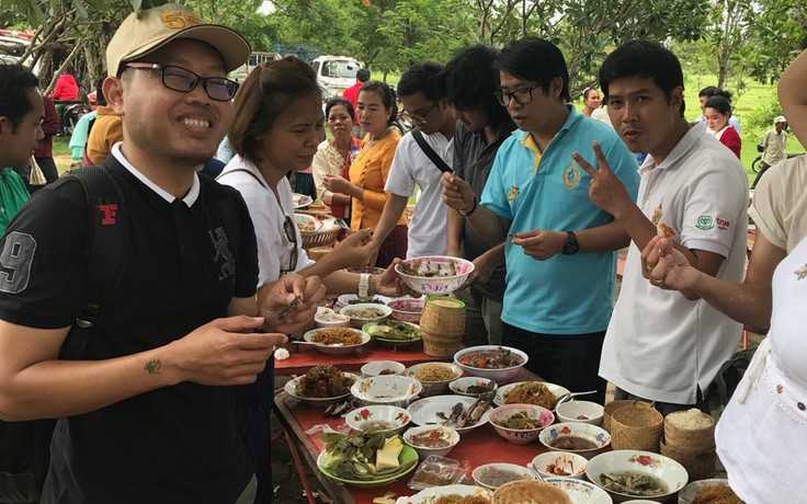 Người Việt 'rùng mình' thưởng thức những món đặc sản Lào