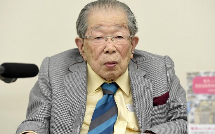 Bác sĩ 106 tuổi ở Nhật tận tụy tới lúc qua đời