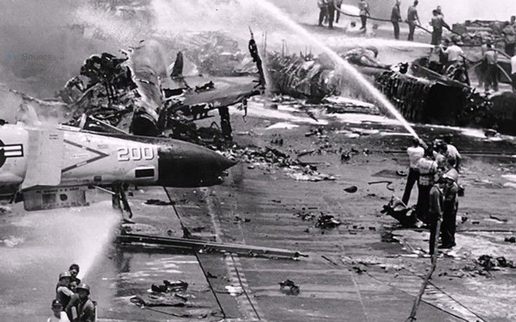 Những thảm họa chết chóc trên tàu sân bay Mỹ