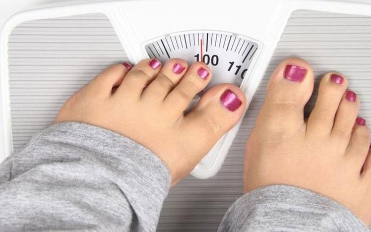 Tại sao phụ nữ thiếu cân hoặc béo phì dễ bị trầm cảm?