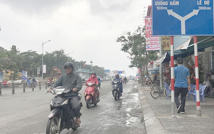 Thông hầm chui, 'tắc' buôn bán