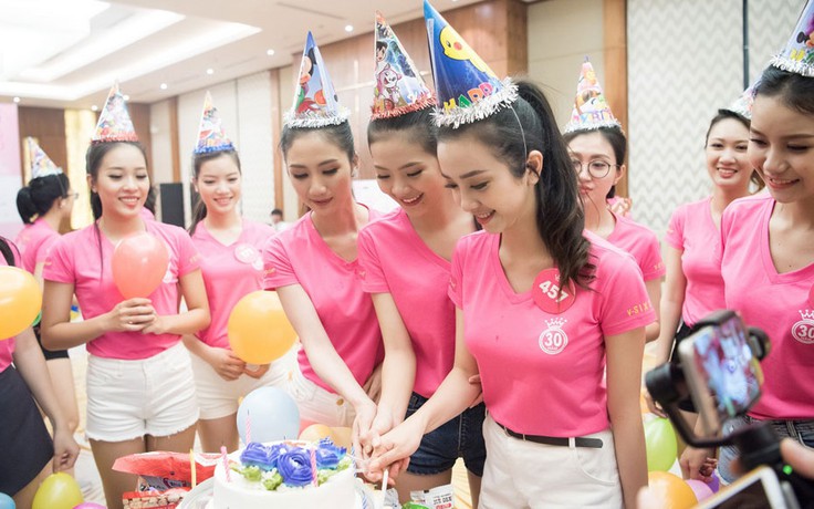 Hành động bất ngờ của BTC Hoa hậu Việt Nam khiến thí sinh bật khóc