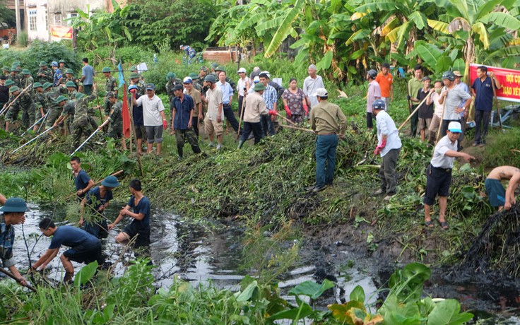 Ra quân nạo vét, khơi thông cống rãnh tại Đà Nẵng