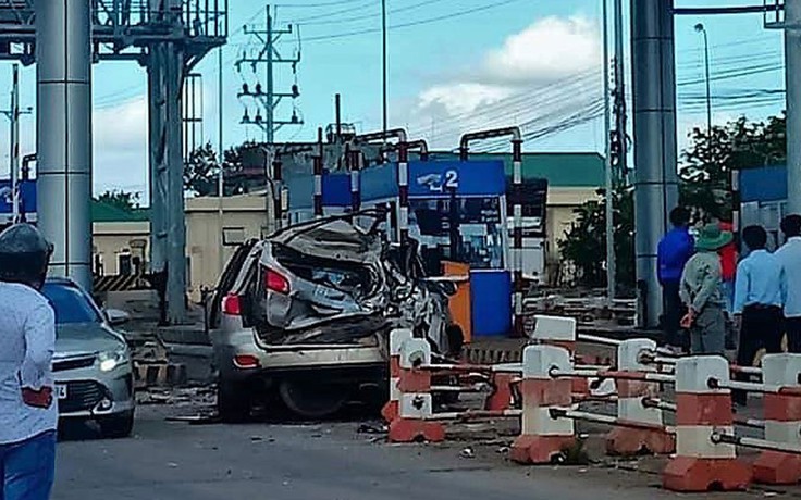 Tai nạn tại BOT Liên Đầm: Không có chuyện 'hành khách cầm lái cứu hơn 30 người'