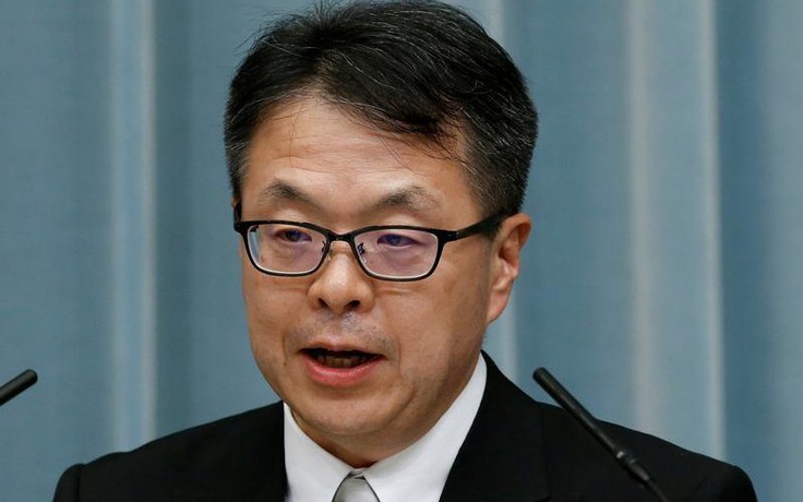 Bộ trưởng Nhật trả lại lương