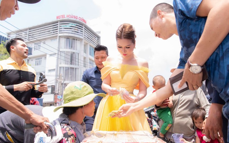 Hoa hậu Bùi Thị Hà: 'Làm từ thiện để giúp người, sao lại nói đánh bóng tên tuổi?'