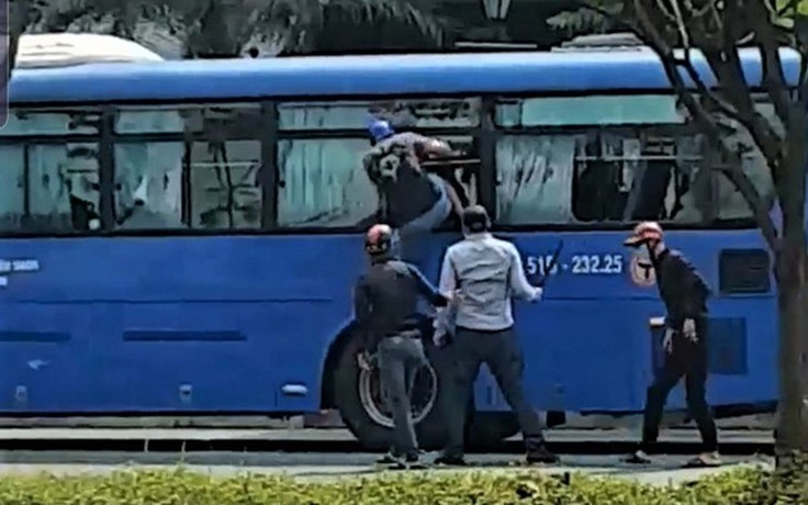 Xử lý nghiêm vụ tấn công xe buýt 'bất kể sai phạm từ bên nào'