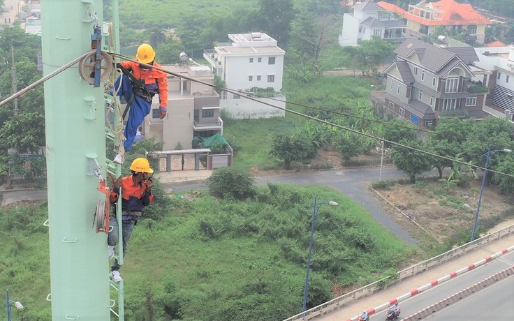 Chậm nhận mặt bằng, TP.HCM 'sốt vó' với đường dây 220kV Cát Lái - Tân Cảng