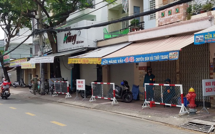 Phong tỏa 4 căn nhà tại Q.Tân Phú vì liên quan ca nghi nhiễm Covid-19