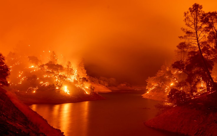 Cháy rừng nghiêm trọng đe dọa California